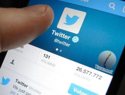 Twitter fono WikicharliE.jpg