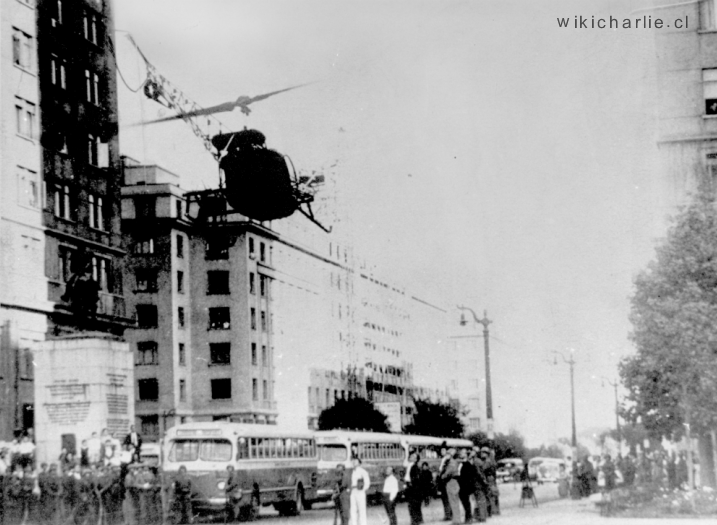 Primer vuelo de un helicoptero en Chile, 1953.png