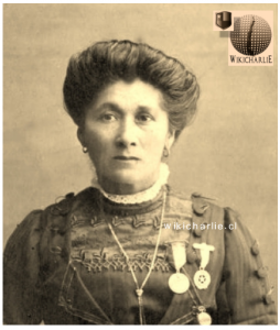 María Flor Cádiz de Rivera, (☆ Valparaíso 1842- †Talca, 25 de diciembre 1933), Hija de Ramón Cadíz y Carmen, quienes llegaron a Talca siendo ella una pequeña niña de un año. Casada con el capitán de Ejército Juan Ramón Rivera Moya, nacido en Talca y caído en combate como capitán del Buín, en Chorrillos. Cantinera Chilena y Heroína talquina que tuvo una brillante participación sin haber ido presencialmente a la Guerra del Pacífico. Participo a los 37 años desde su ciudad Talca, recibiendo, cuidando, sanando y dando cobijo a las docenas de talquinos y chilenos que volvían del la guerra. Hoy sus restos descansan en un nicho olvidado del Cementerio de Talca, lejos del mausoleo de los veteranos de la Guerra del Pacífico, donde debería estar.