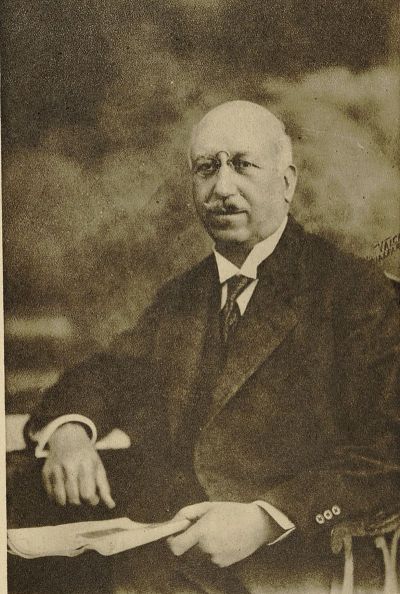 Carlos van Buren Vallejo (🌟 Copiapó, 1 de octubre de 1868 - Viña del Mar, 25 de abril de 1929). Fue un filántropo, banquero y empresario chileno.