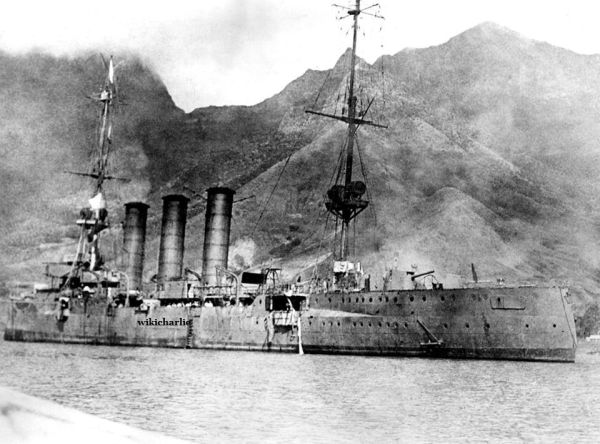 El SMS Dresden en el Archipielago Juan Fernandez en 1914.