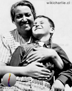 Archivo:Gabriela Mistral y Yin Yin.jpg