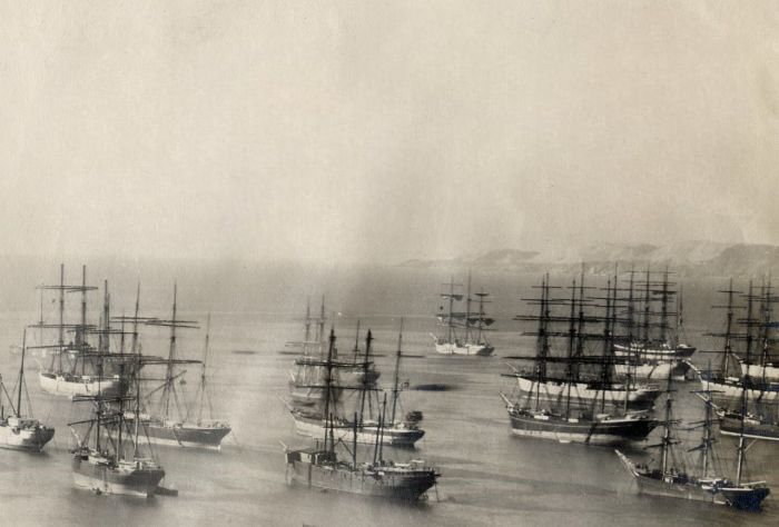 Barcos en la Bahía de Valparaíso, luego del Terremoto de 16 de agosto de 1906 con tres mil víctimas fatales.
