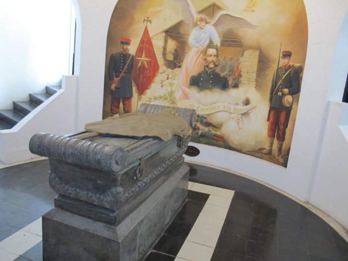 Cripta del Coronel Eleuterio Ramírez, en el Regimiento Infantería Nº 2 Maipo
