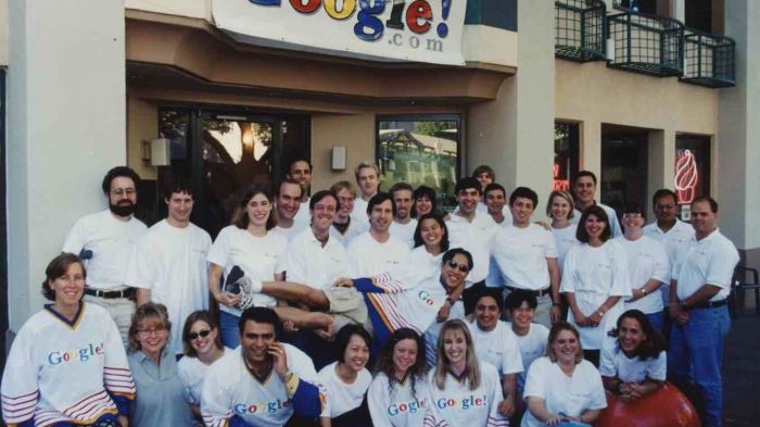 Imagen del primer equipo que existió en Google 1999