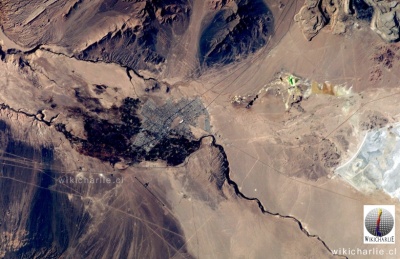 Ciudad de Calama desde el espacio (Chile).jpg